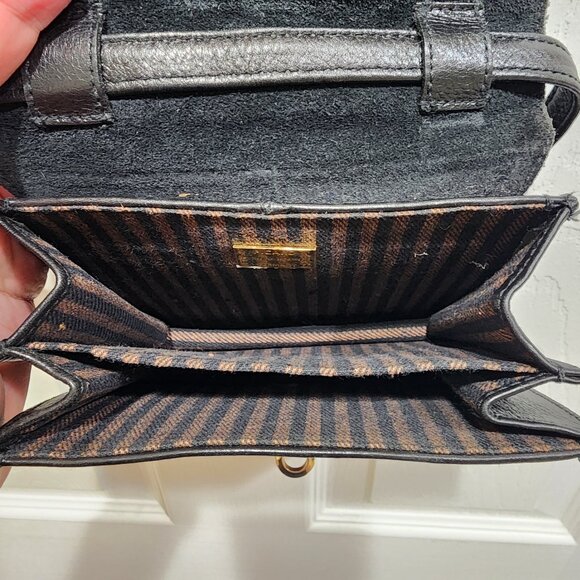 Vintage Picard Black Leather Handbag with Gold-Tone Closure - Made in Germany - Picture 14 of 14